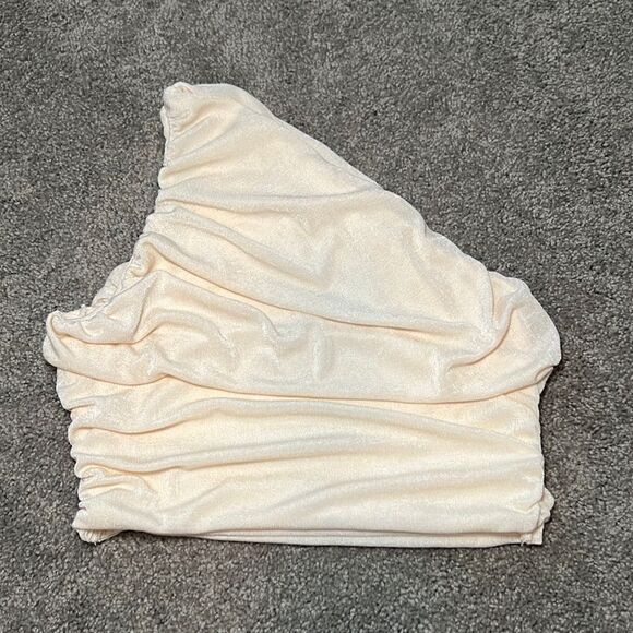 One Shoulder Ruched Crop Top - Picture 1 of 2